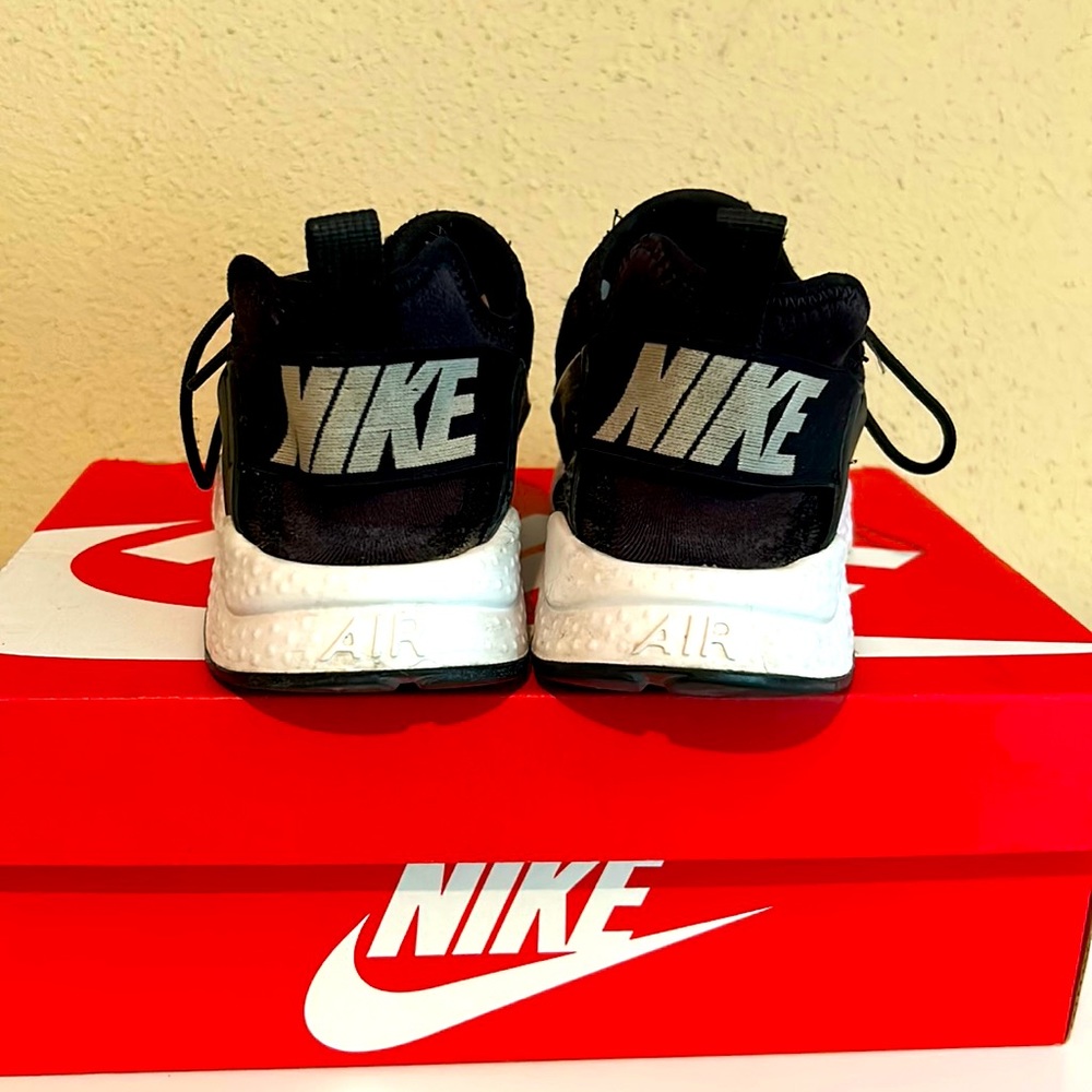 Air Hurache by Nike